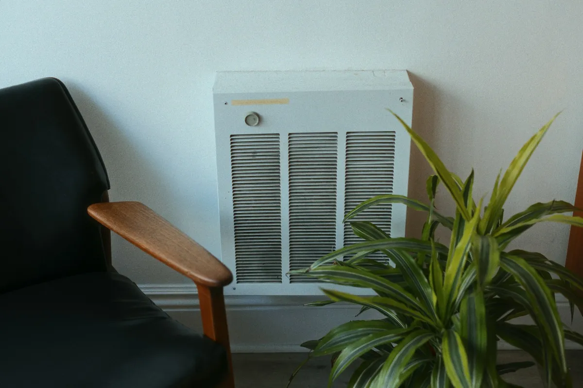 Air purifier improving indoor air quality in a bright Ohio home living room
